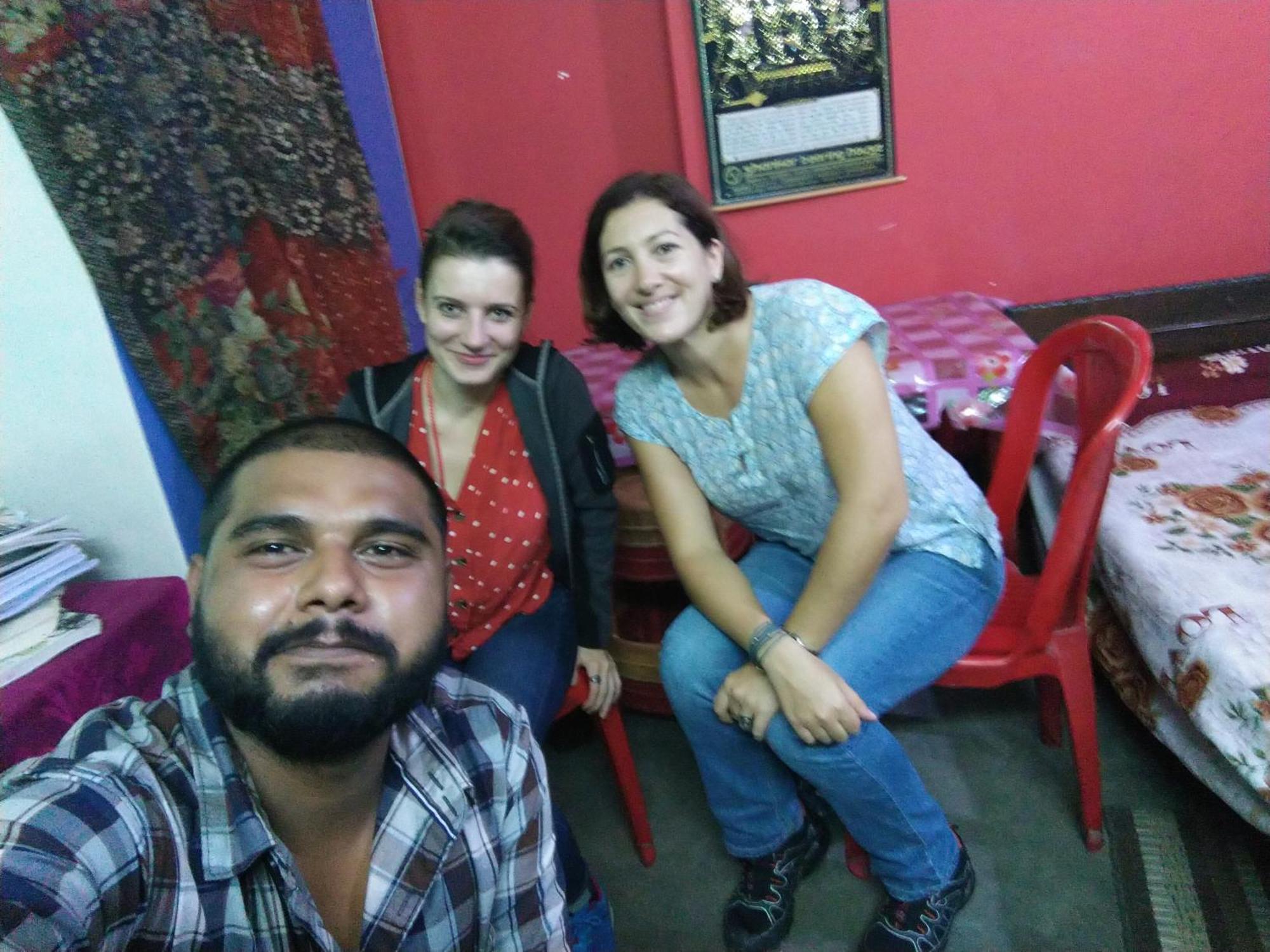 Atathi Niwas Guest House For Backpackers And Travellers Shiliguri Zimmer foto