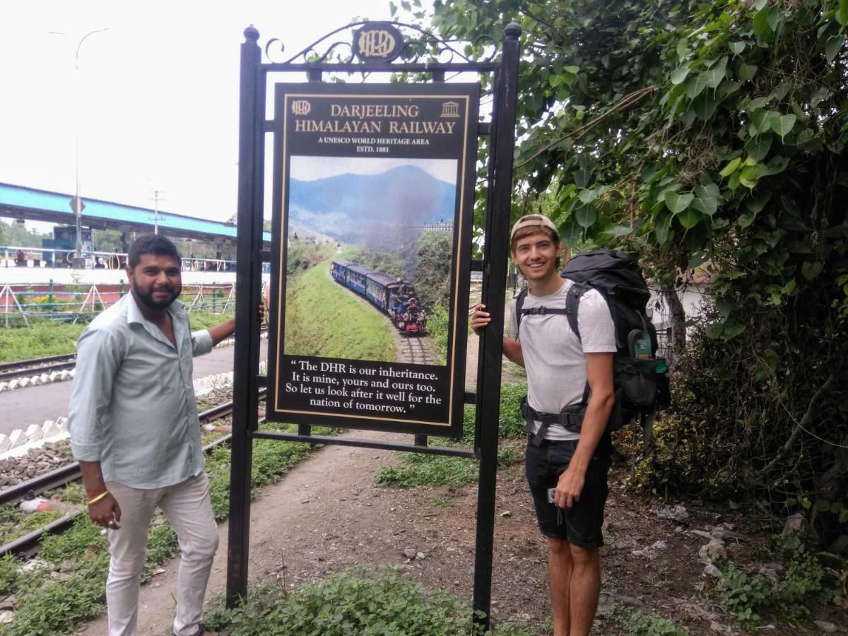 Atathi Niwas Guest House For Backpackers And Travellers Shiliguri Exterior foto